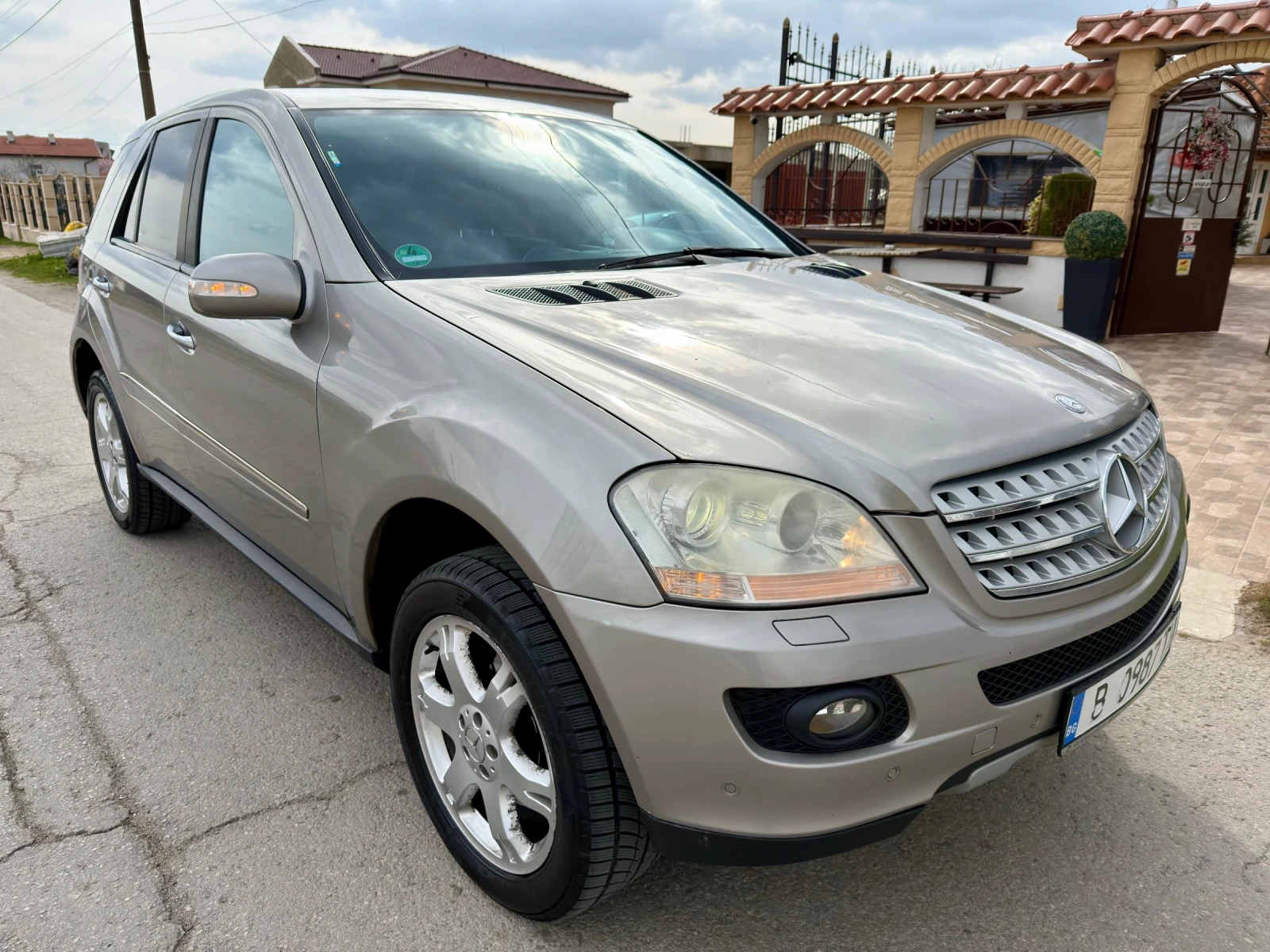 Mercedes-Benz ML 350 ГАЗ - BRC - ОТЛИЧЕН , снимка 7 - Автомобили и джипове - 54036566