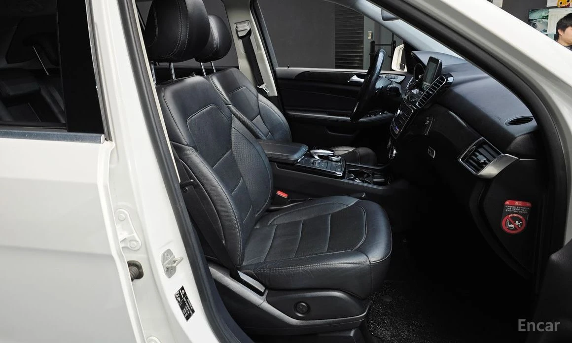 Mercedes-Benz GLE 350, снимка 12 - Автомобили и джипове - 54421046