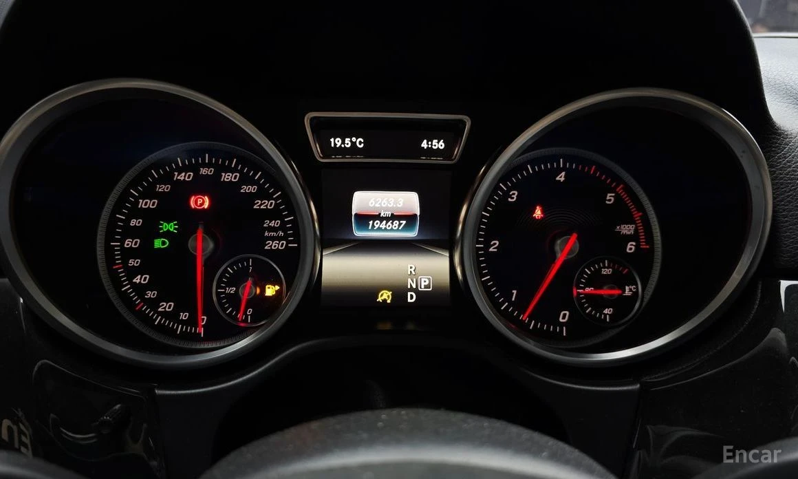 Mercedes-Benz GLE 350, снимка 8 - Автомобили и джипове - 54421046