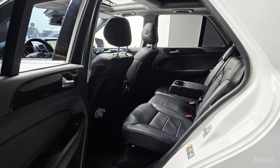 Mercedes-Benz GLE 350, снимка 11 - Автомобили и джипове - 54421046