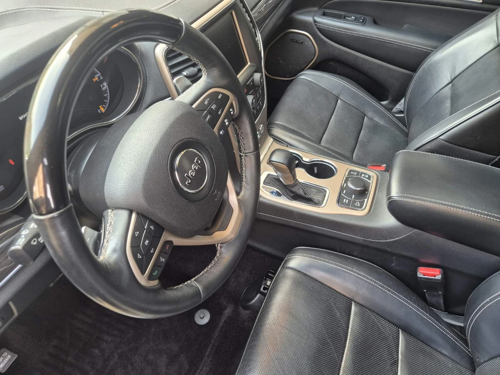 Jeep Grand cherokee OVERLAND, снимка 10 - Автомобили и джипове - 54438309