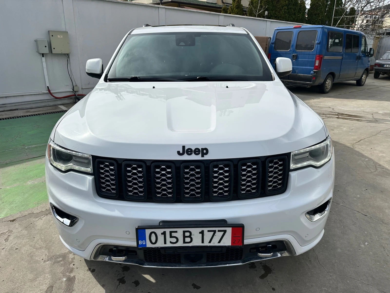 Jeep Grand cherokee OVERLAND, снимка 2 - Автомобили и джипове - 54438309