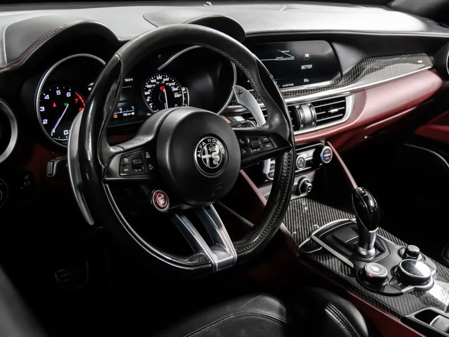 Alfa Romeo Stelvio Quadrifoglio 505 HP Twin-Turbo V6| CARBON| ЛИЗИНГ, снимка 7 - Автомобили и джипове - 54682111