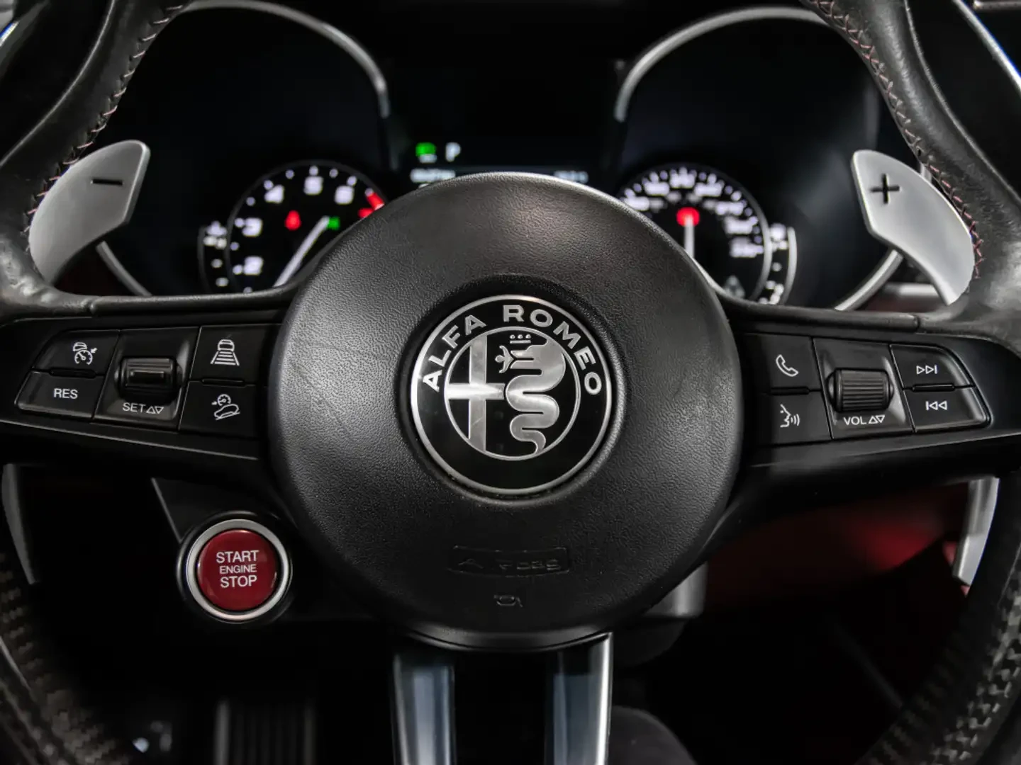 Alfa Romeo Stelvio Quadrifoglio 505 HP Twin-Turbo V6| CARBON| ЛИЗИНГ, снимка 17 - Автомобили и джипове - 54682111