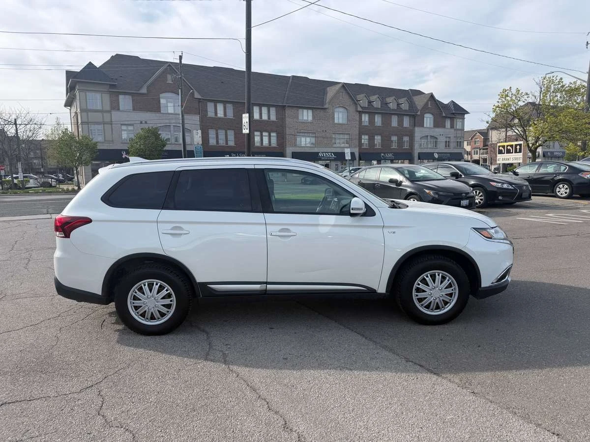 Mitsubishi Outlander SE, снимка 3 - Автомобили и джипове - 56715985