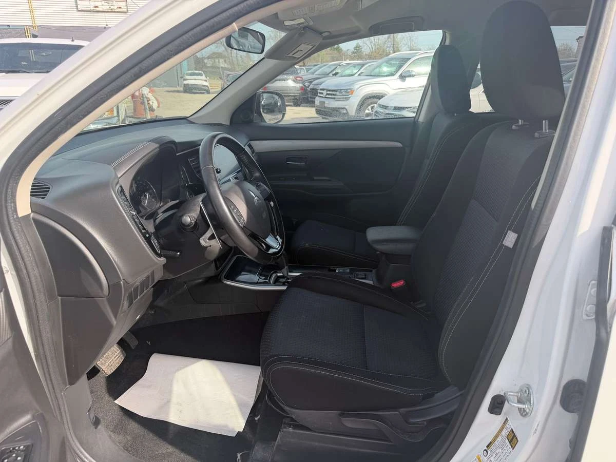 Mitsubishi Outlander SE, снимка 10 - Автомобили и джипове - 56715985