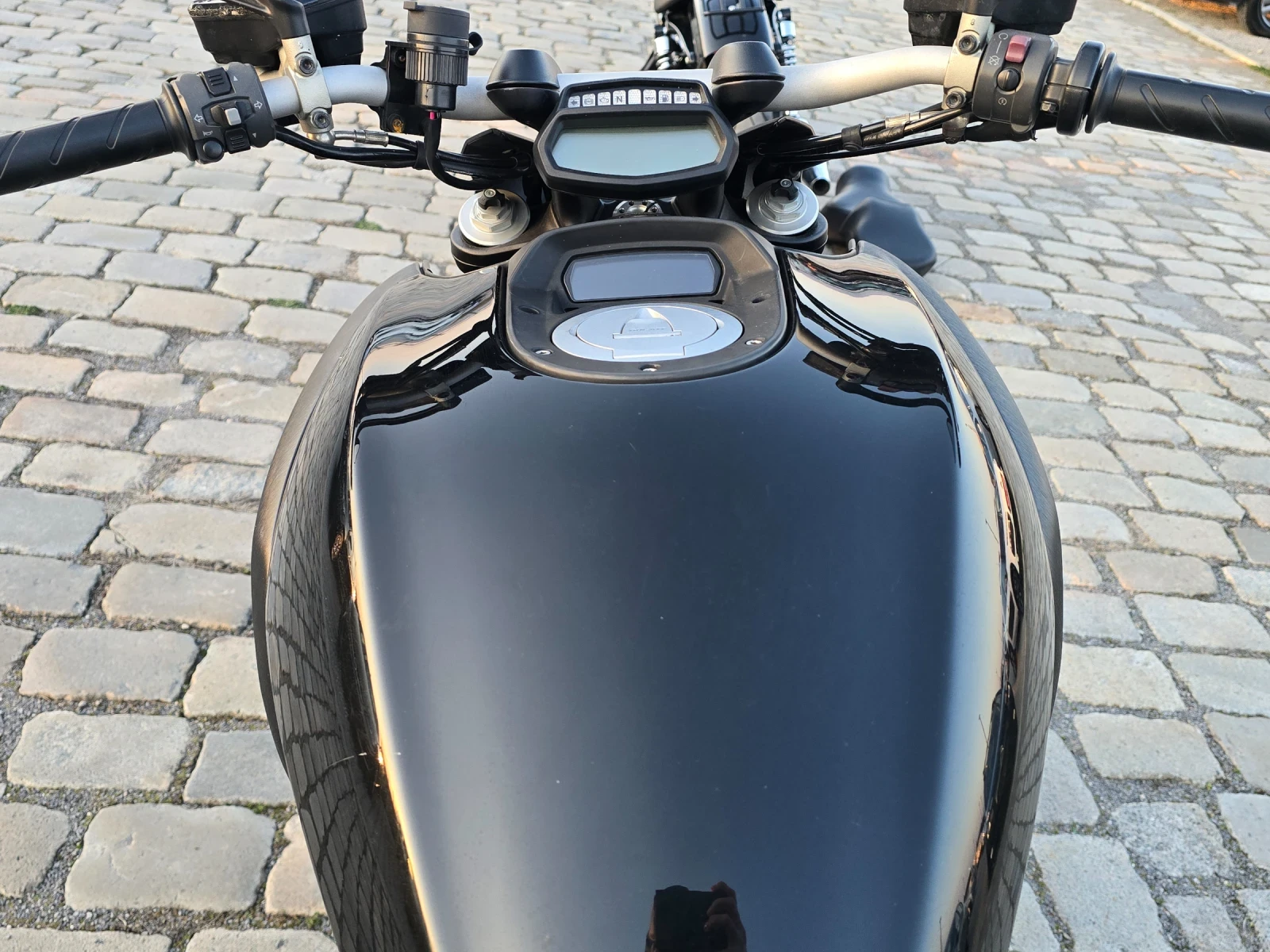 Ducati Diavel 1200 154 кс ABS 34000 км., снимка 9 - Мотоциклети и мототехника - 53868174