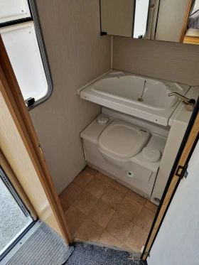 Каравана Adria 3 МЕСТА WC ФОРСЕЛТ, снимка 12