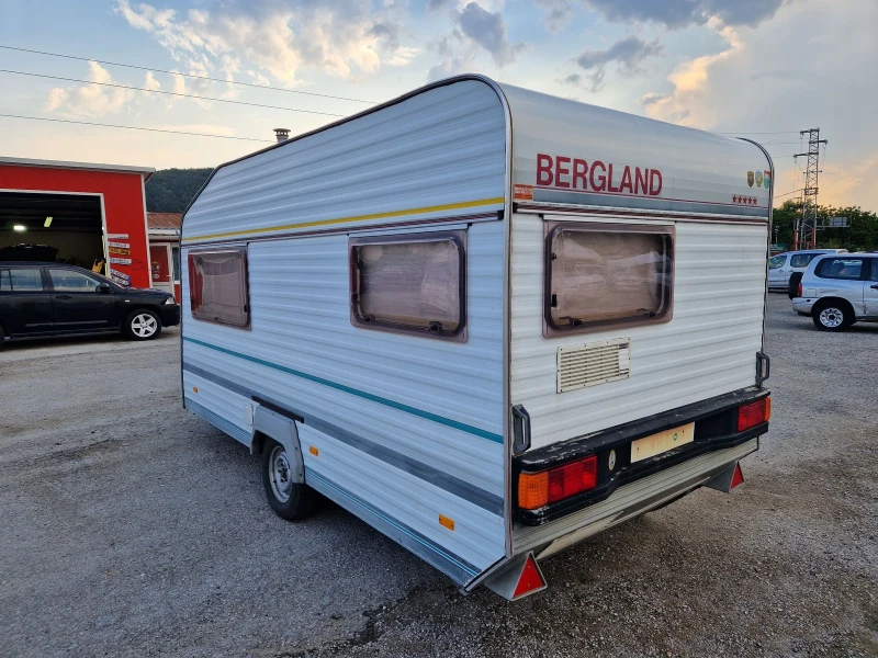 Каравана Adria 3 МЕСТА WC ФОРСЕЛТ, снимка 2 - Каравани и кемпери - 50299024