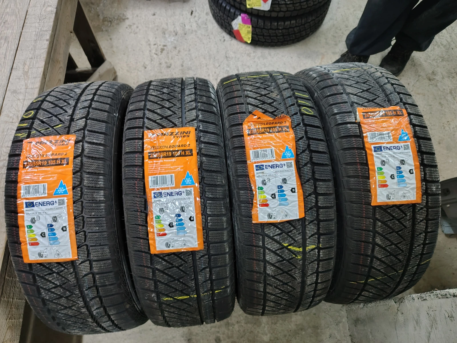 Гуми Зимни 235/55R19