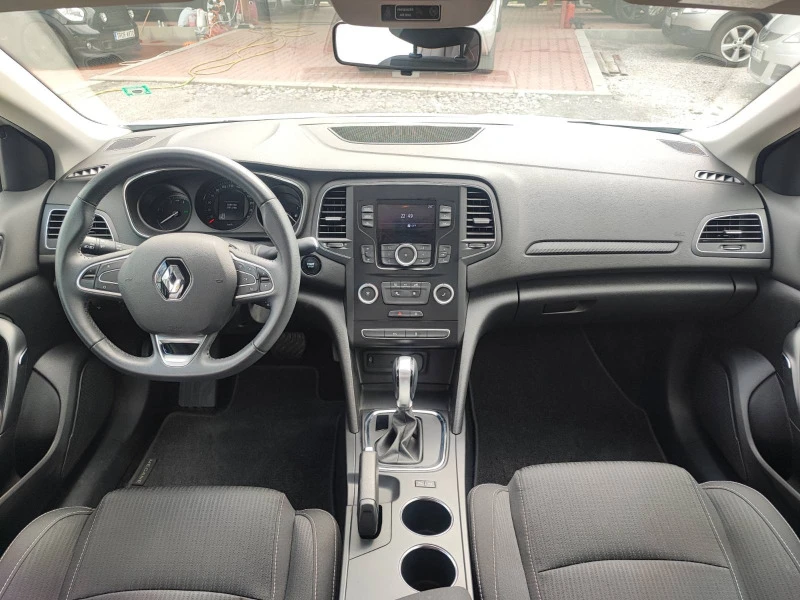 Renault Megane 1.5dCi 110кс, снимка 11 - Автомобили и джипове - 43392031