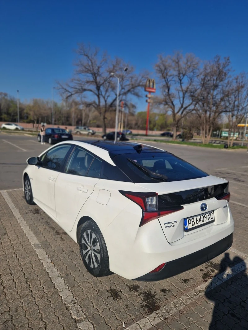 Toyota Prius H 4x4, снимка 11 - Автомобили и джипове - 47181428