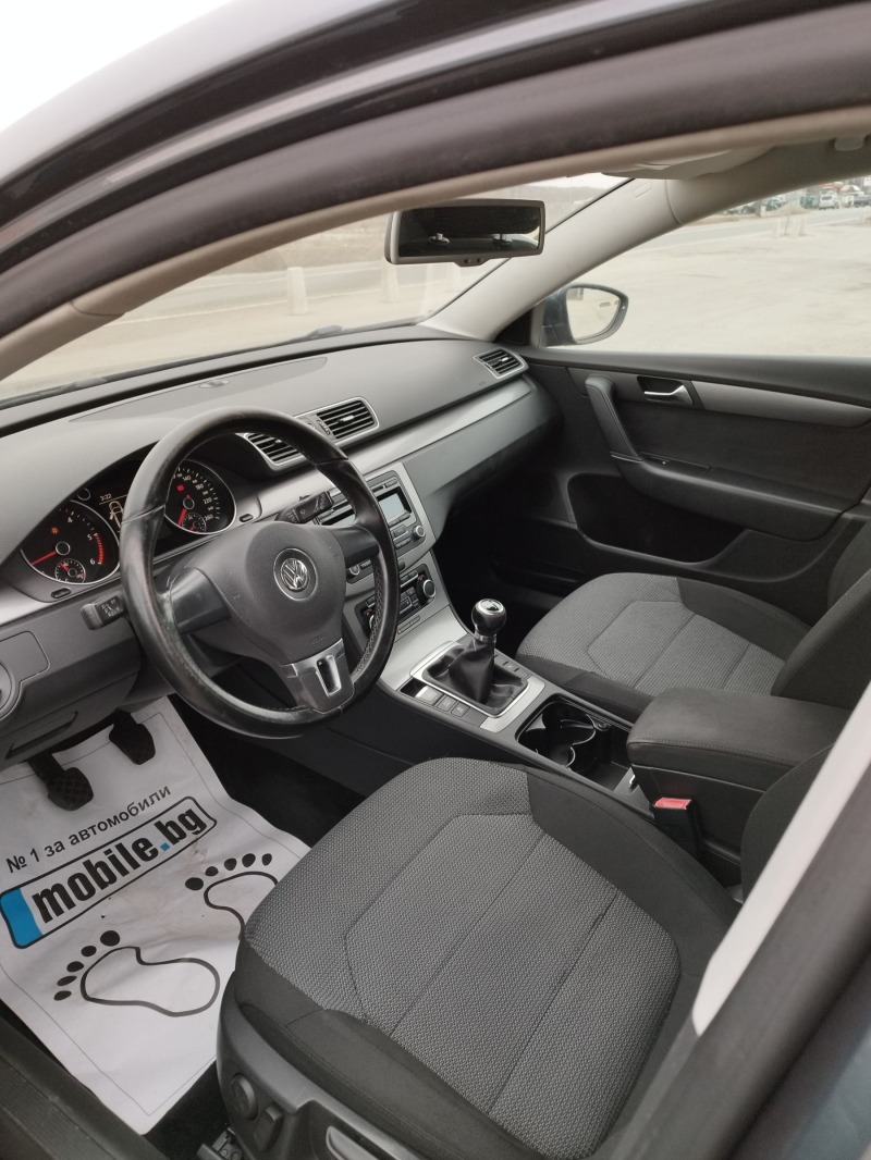 VW Passat 1.6 TDI, снимка 8 - Автомобили и джипове - 46356408
