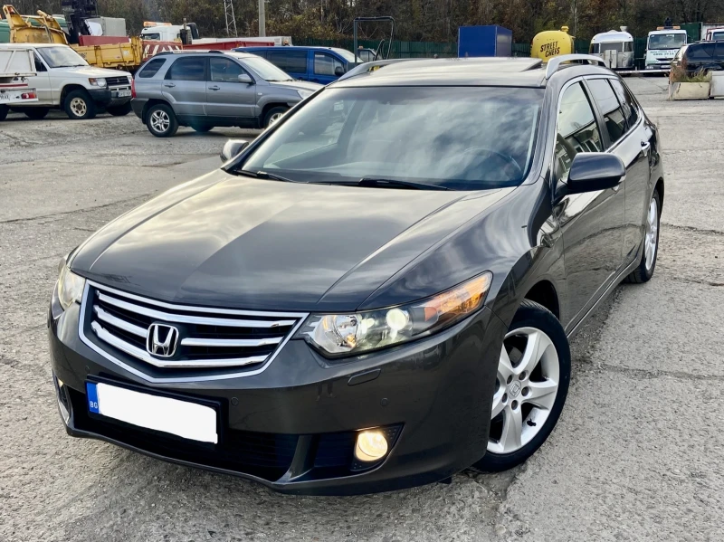 Honda Accord 2.0i Executive / Автоматик / Евро 5, снимка 1 - Автомобили и джипове - 48042286