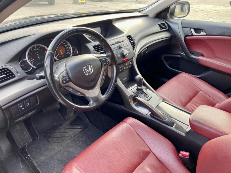 Honda Accord 2.0i Executive / Автоматик / Евро 5, снимка 2 - Автомобили и джипове - 48042286