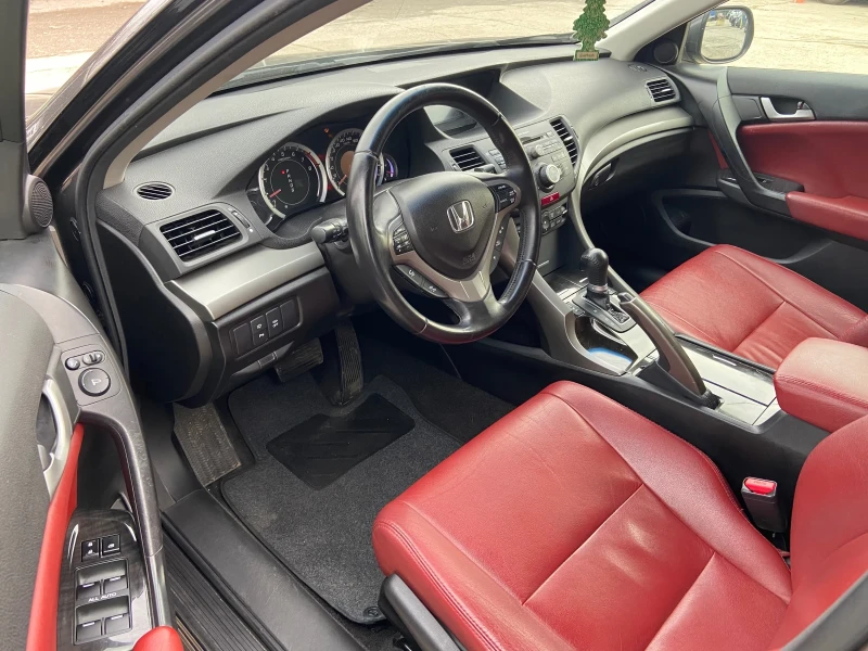 Honda Accord 2.0i Executive / Автоматик / Евро 5, снимка 7 - Автомобили и джипове - 48042286