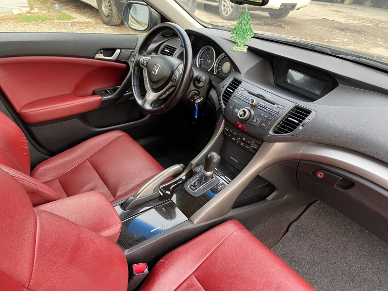 Honda Accord 2.0i Executive / Автоматик / Евро 5, снимка 10 - Автомобили и джипове - 48042286