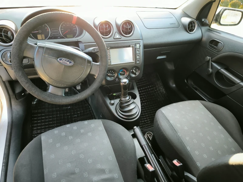 Ford Fiesta, снимка 6 - Автомобили и джипове - 48522758