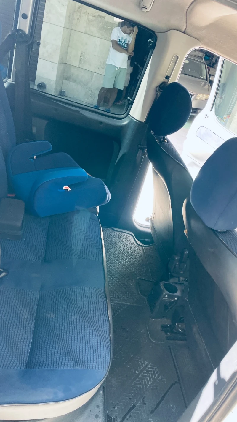 Peugeot Partner 1.6HDI 7 seets , снимка 11 - Автомобили и джипове - 52432351