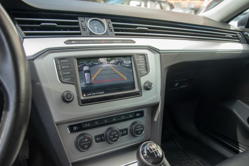 VW Passat, снимка 7 - Автомобили и джипове - 52693093