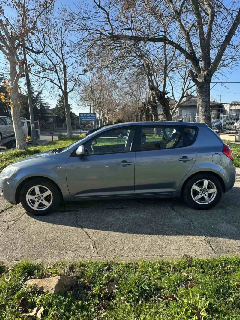 Kia Ceed, снимка 4 - Автомобили и джипове - 52750713