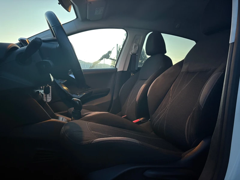 Peugeot 208 1.4vti ГАЗ ТОП СЪСТОЯНИЕ , снимка 7 - Автомобили и джипове - 52852250