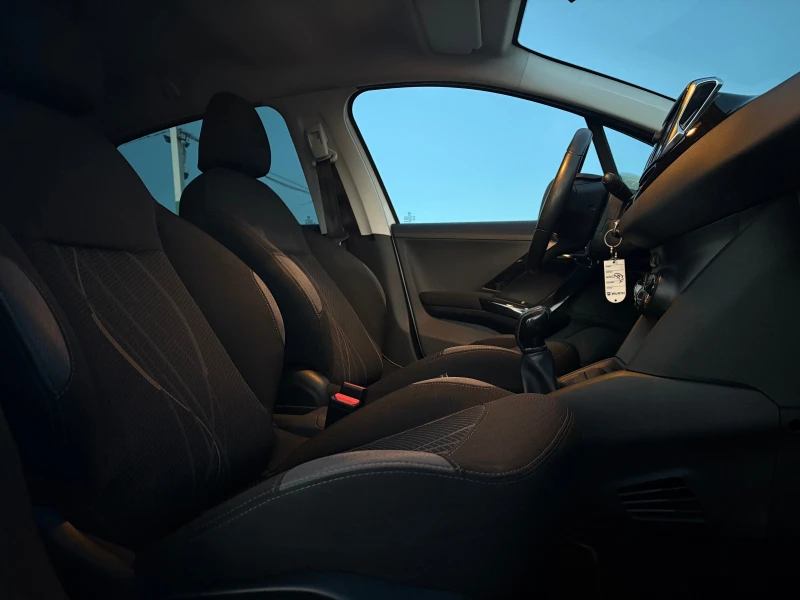 Peugeot 208 1.4vti ГАЗ ТОП СЪСТОЯНИЕ , снимка 10 - Автомобили и джипове - 52852250