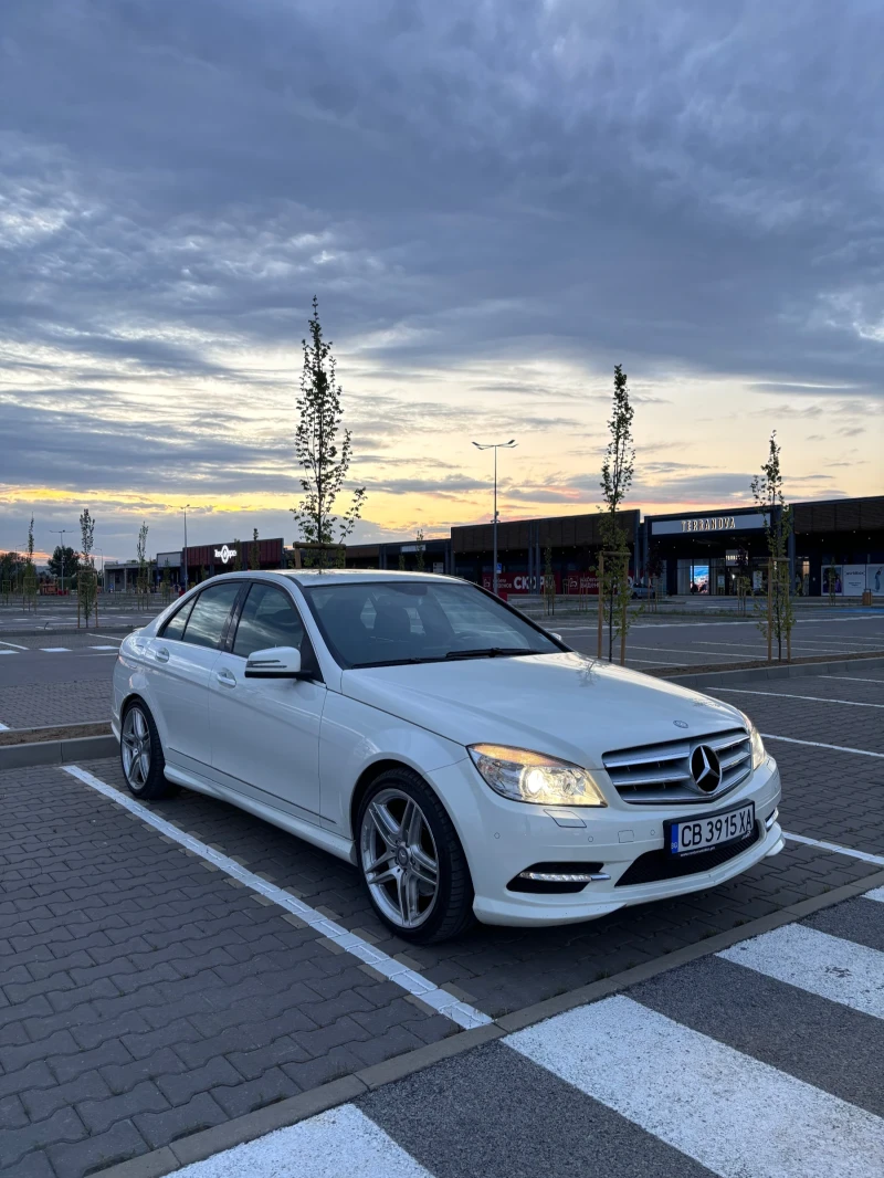 Mercedes-Benz C 300, снимка 2 - Автомобили и джипове - 52869376