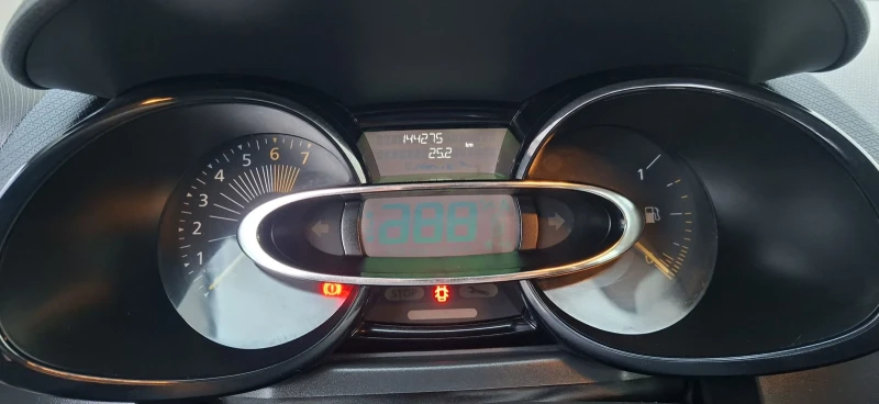 Renault Clio 1.2 BENZIN, снимка 8 - Автомобили и джипове - 53190541