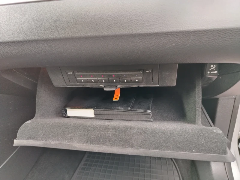 VW Passat 2.0 TDI 4x4 High Line, снимка 14 - Автомобили и джипове - 53259821