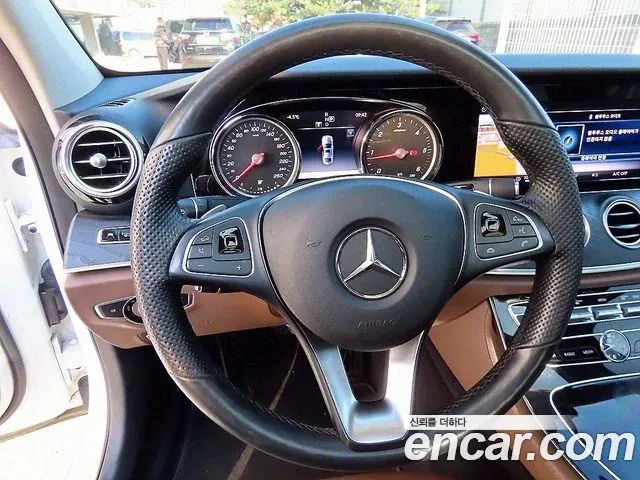 Mercedes-Benz E 220 E Class W213 E220D 4MATIC Avantgarde - изображение 8