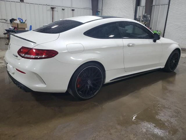 Mercedes-Benz C 63 AMG 4.0L 8 Rear-wheel drive - изображение 6