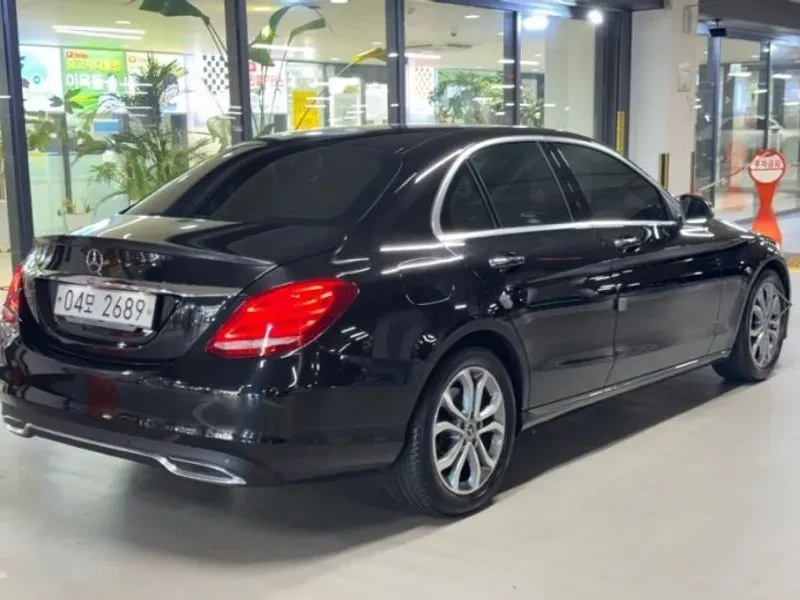 Mercedes-Benz C 200, снимка 4 - Автомобили и джипове - 55884770