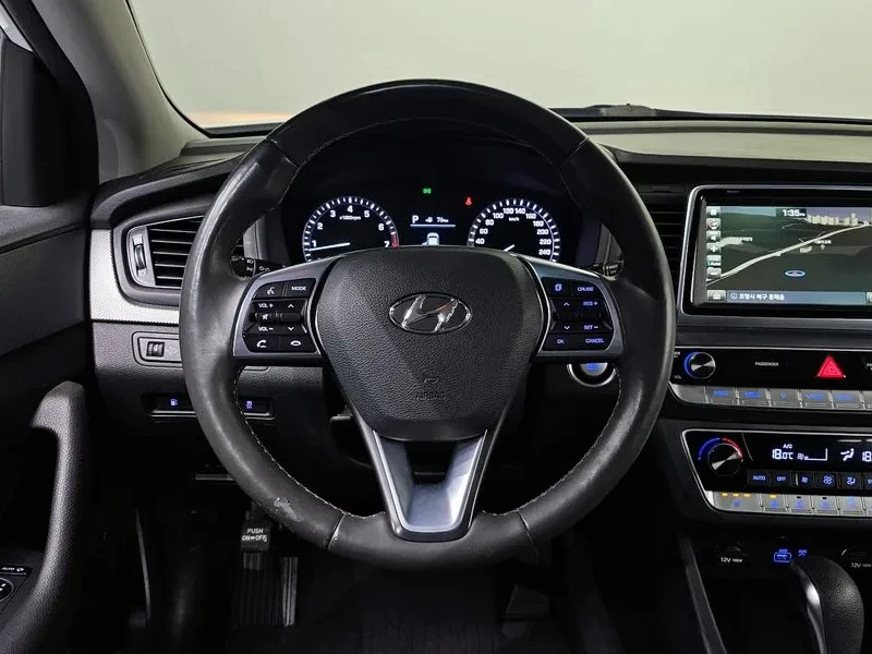 Hyundai Sonata 2.0 Smart, снимка 13 - Автомобили и джипове - 55949802