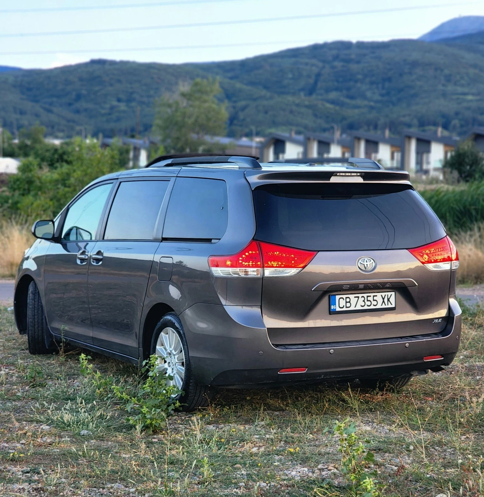 Toyota Sienna XLE / LPG - изображение 2