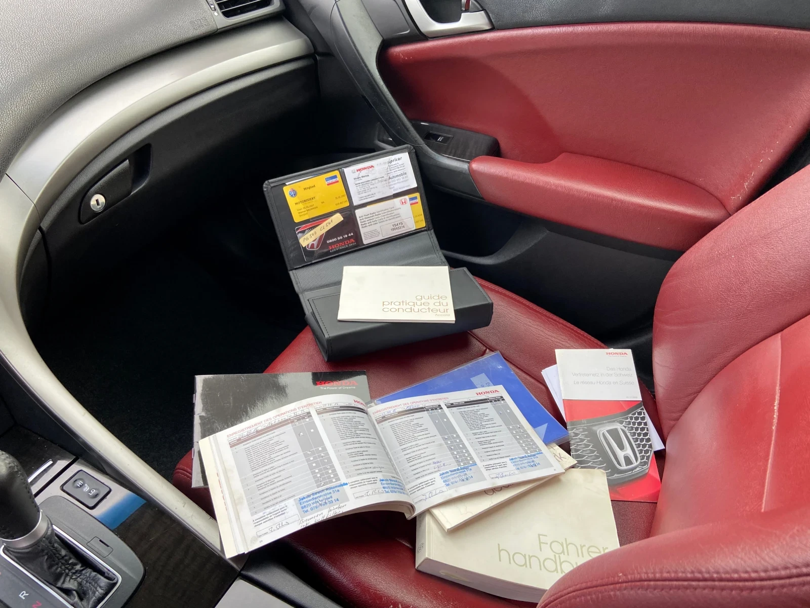 Honda Accord 2.0i Executive / Автоматик / Евро 5 | Mobile.bg — изображение 17