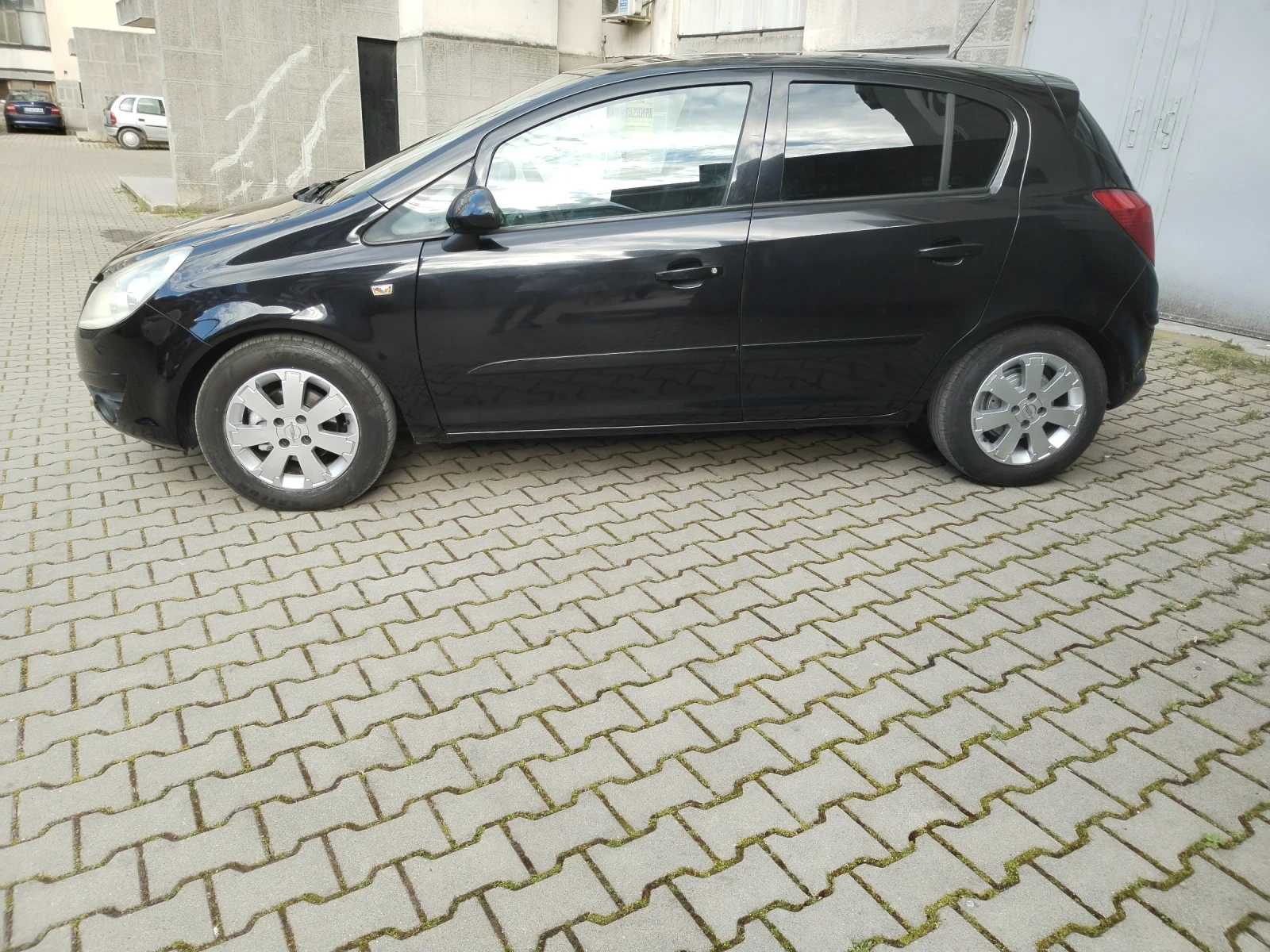 Opel Corsa 1, 2i - изображение 10