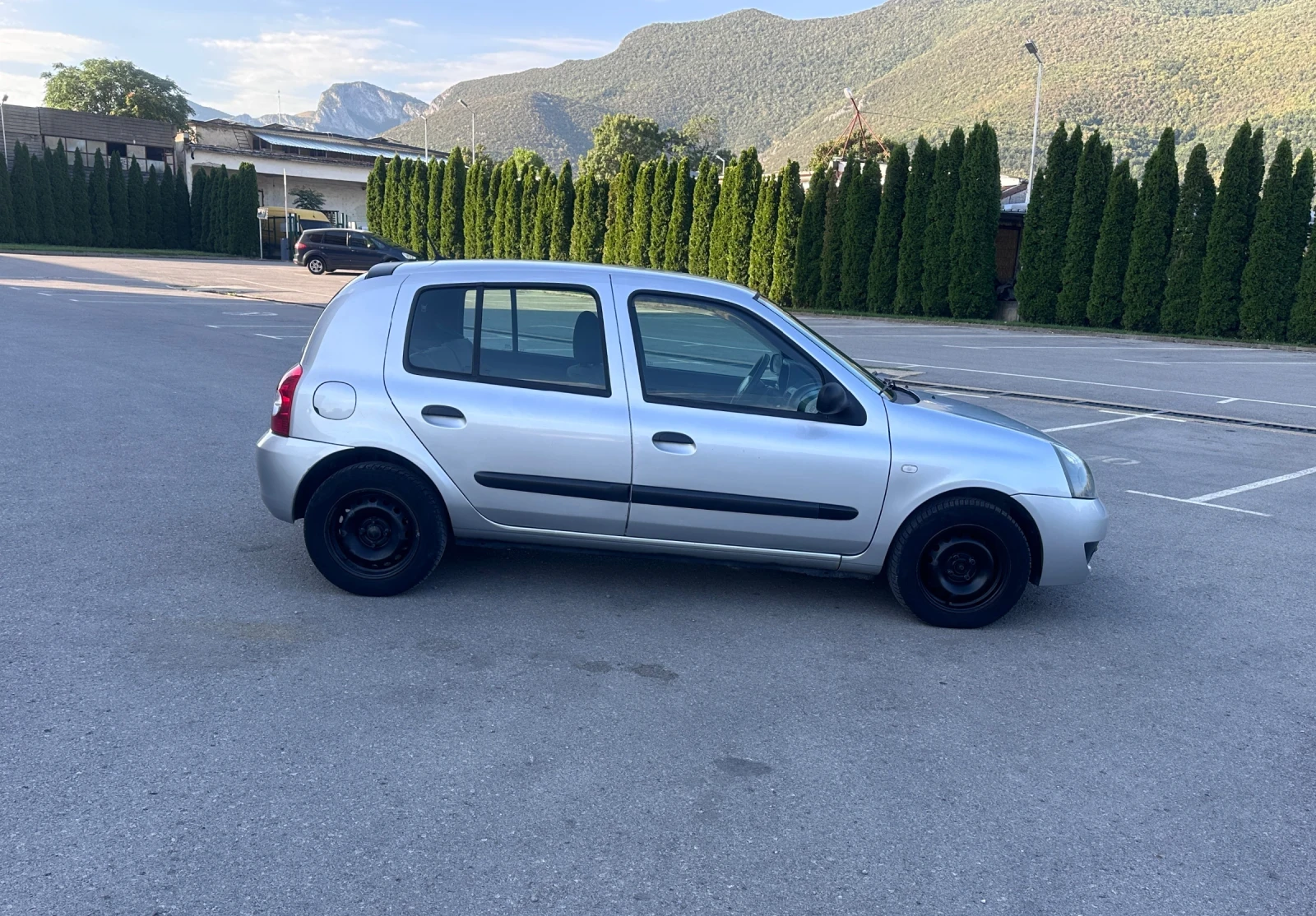 Renault Clio 1.2i GAZ - КЛИМАТИК - изображение 4
