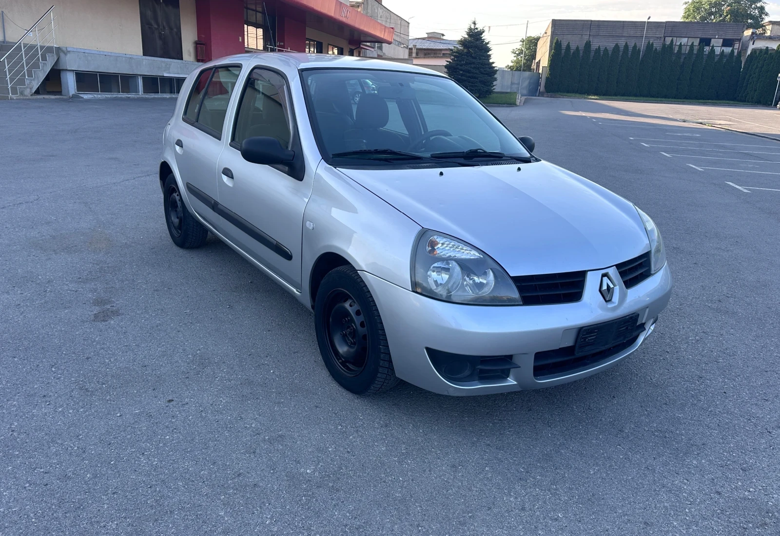 Renault Clio 1.2i GAZ - КЛИМАТИК - изображение 3