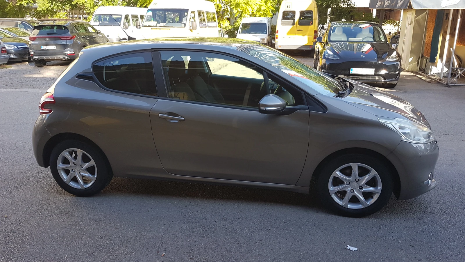 Peugeot 208 1, 4HDI KATO HOBA - изображение 2