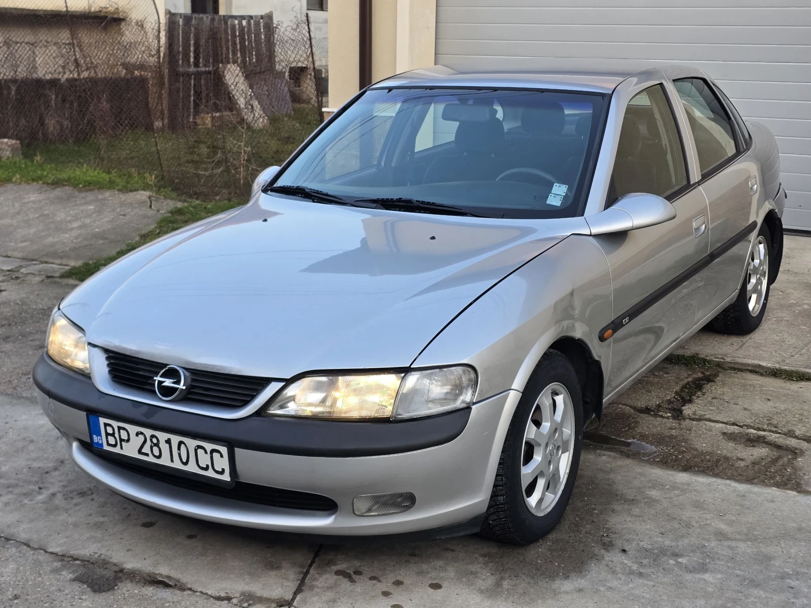 Opel Vectra 1.6i 75к.с. ГАЗ, снимка 2 - Автомобили и джипове - 53866113