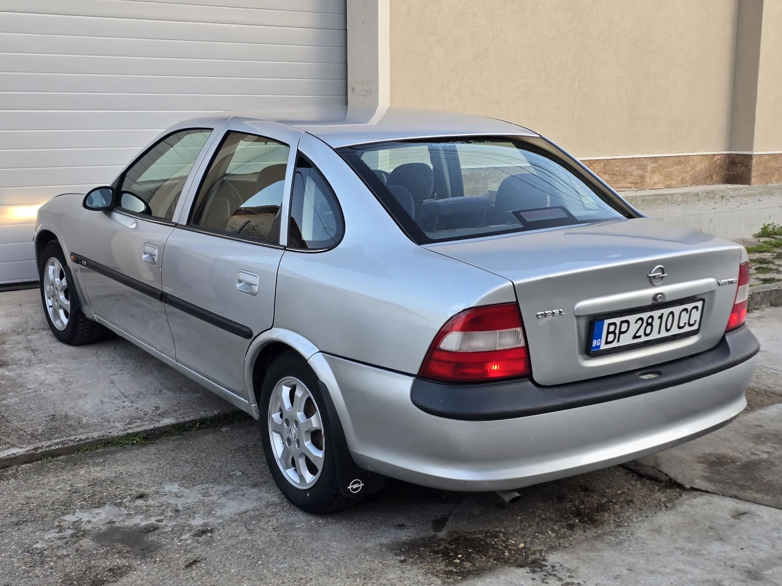 Opel Vectra 1.6i 75к.с. ГАЗ, снимка 3 - Автомобили и джипове - 53866113