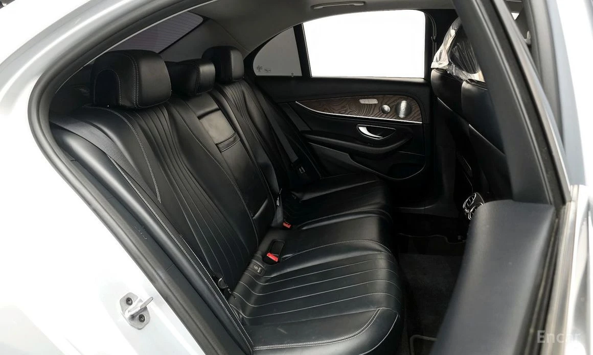 Mercedes-Benz E 300 DIGITAL* BURMESTER* 360 CAM* HEAD-UP* SUNROOF* , снимка 15 - Автомобили и джипове - 53880873