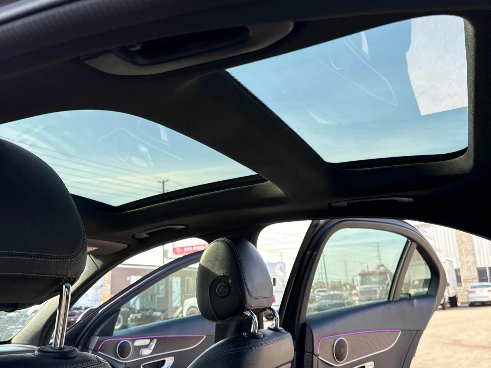 Mercedes-Benz C 300 CAR FAX * АВТО КРЕДИТ * ПОДГРЕВ, снимка 9 - Автомобили и джипове - 54055982