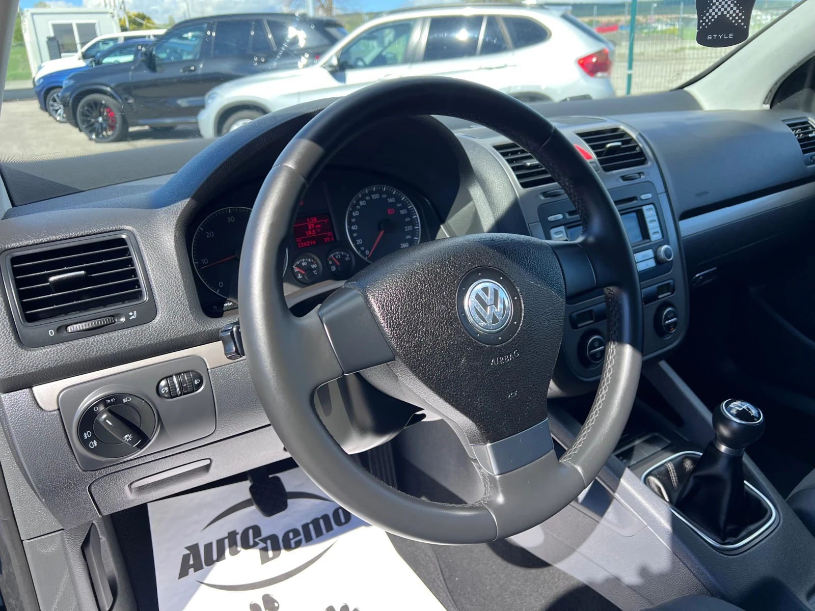 VW Golf 1.9 TDI* 6-скорости* Cruise Control* Top* , снимка 7 - Автомобили и джипове - 54375376