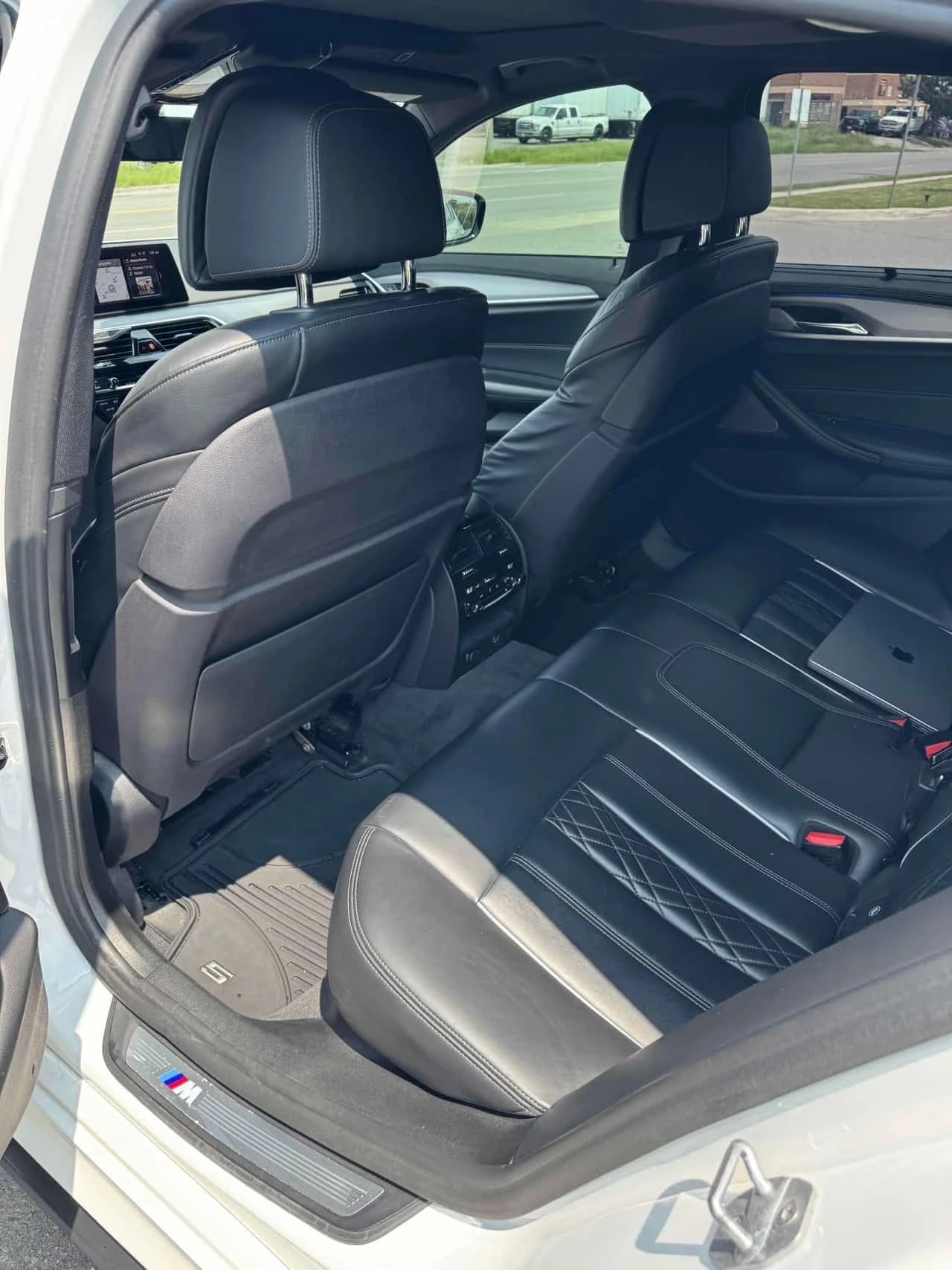 BMW 540 xDrive M SPORT CARBON/Stage 2/ШИБИДАХ, снимка 10 - Автомобили и джипове - 54436958