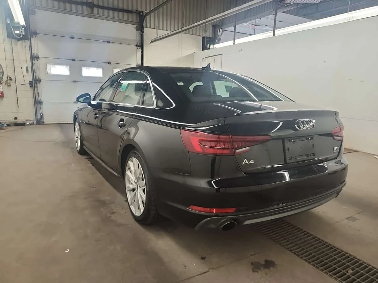 Audi A4 * KOMFORT * CARFAX * БЕЗ ИНЦИДЕНТИ * , снимка 4 - Автомобили и джипове - 54445406