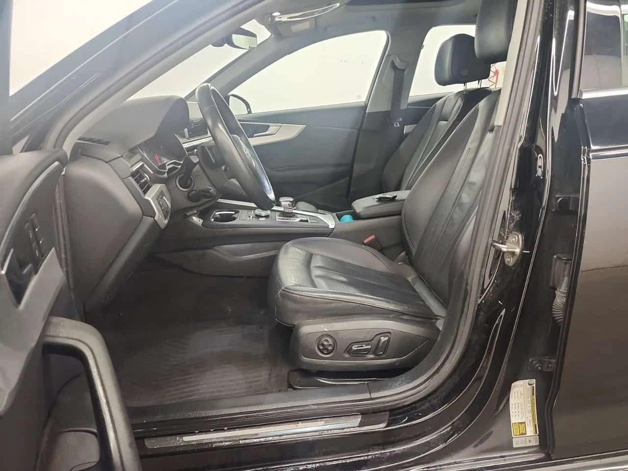 Audi A4 * KOMFORT * CARFAX * БЕЗ ИНЦИДЕНТИ * , снимка 9 - Автомобили и джипове - 54445406