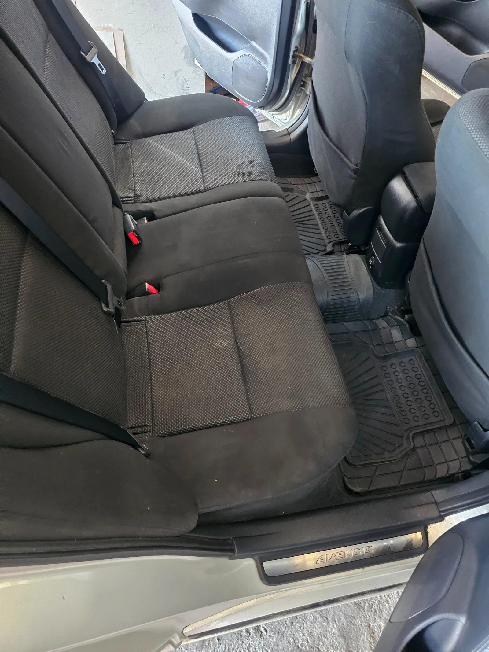 Toyota Avensis, снимка 10 - Автомобили и джипове - 54608572