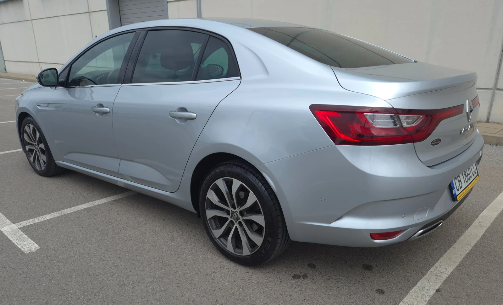 Renault Megane Sedan, снимка 3 - Автомобили и джипове - 54643219
